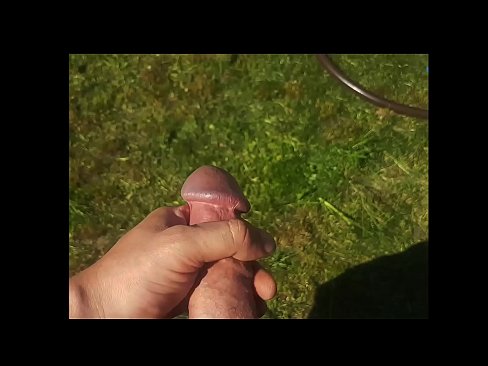❤️ A boazona fica com a rata rosa fodida e ejacula com um esguicho num jardim de Verão ☑ Porno em porno pt.robosexshop.ru